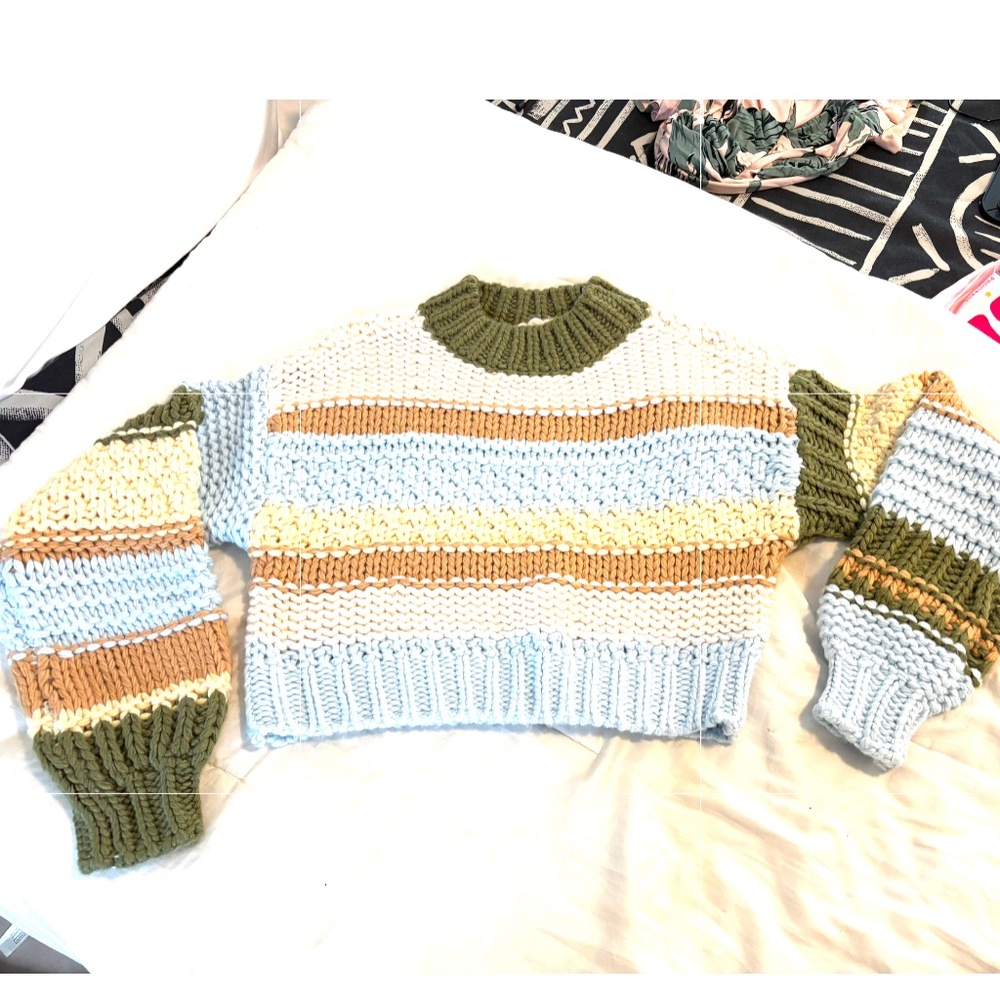 Altar’d State cropped knit sweater size small